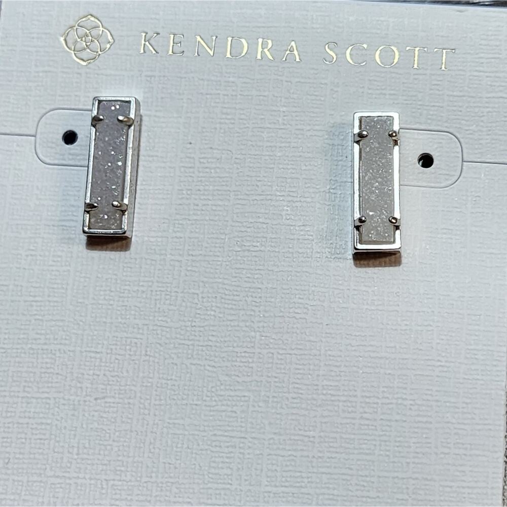 Kendra scott‎ silver and sparkly drusy Lady stud earrings new!! - Picture 4 of 5